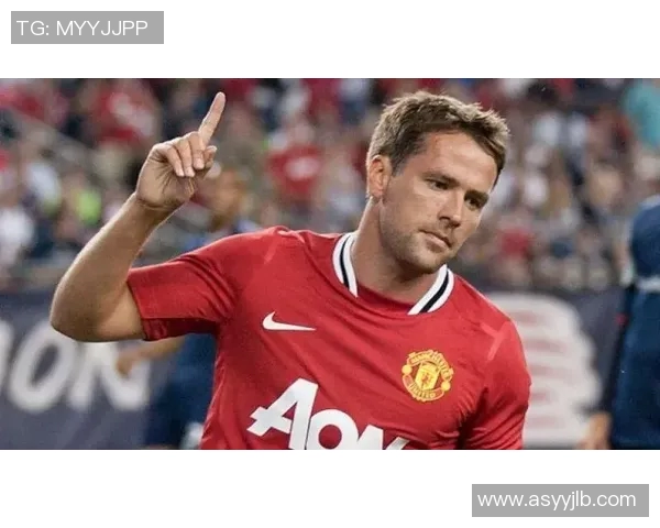 足球明星的时尚宣言鞋子与项链的完美搭配展现个性魅力